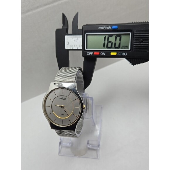 Skagen 233LGSC Slim Mesh Quartz Watch Silver Gold Two Tone New Battery 34mm Mens - Picture 6 of 10